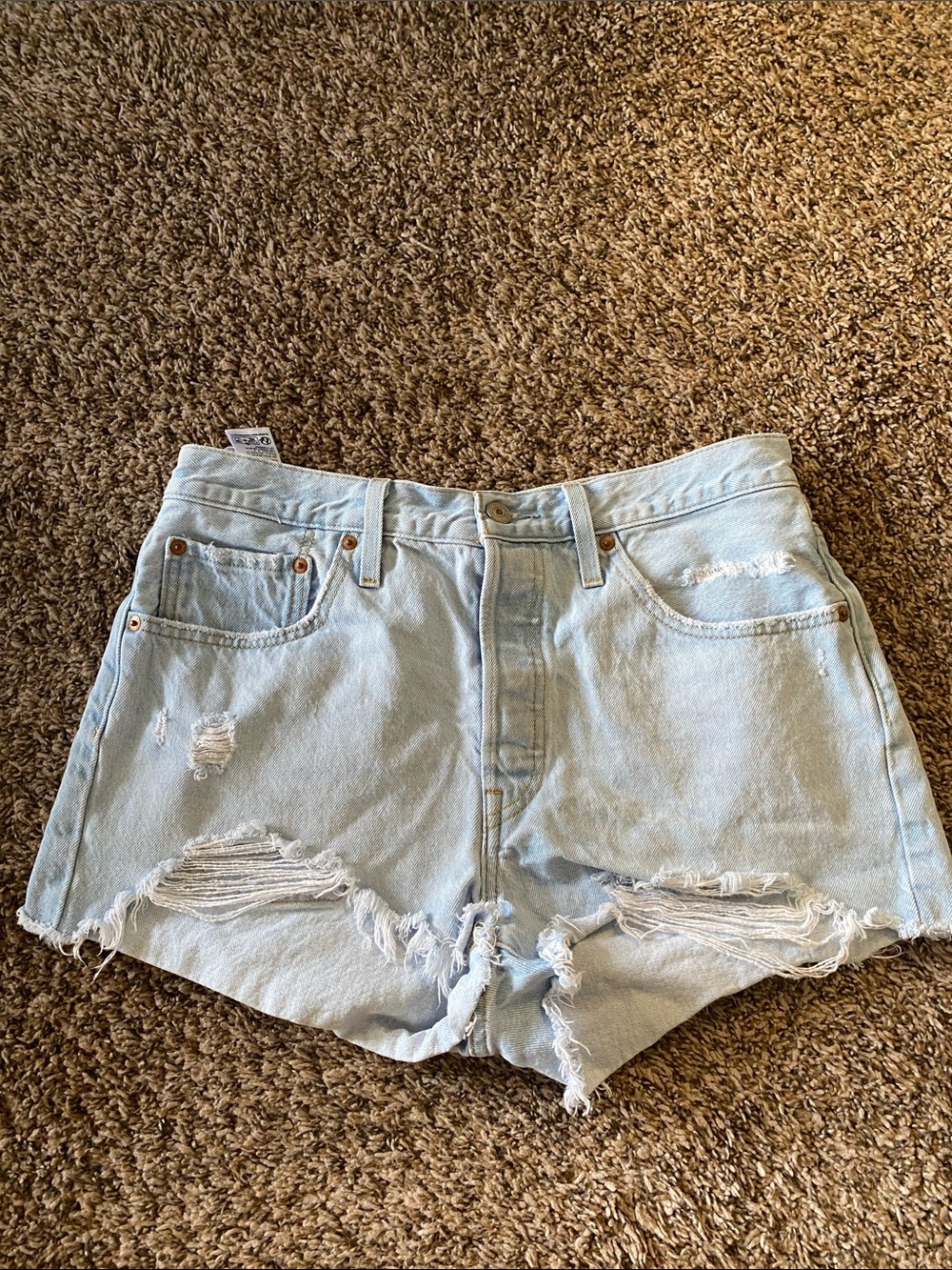 Levi’s 501 Light Wash Distressed Denim Shorts sz 31
